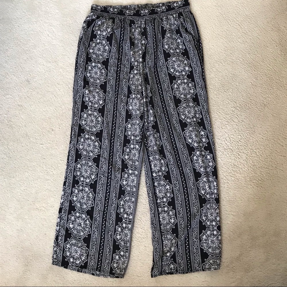 Forever 21+ Flowy pants (XL)